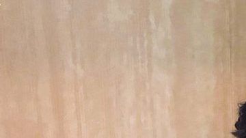 Ciara Gan posa con su vestido en su cuenta de Twitter.