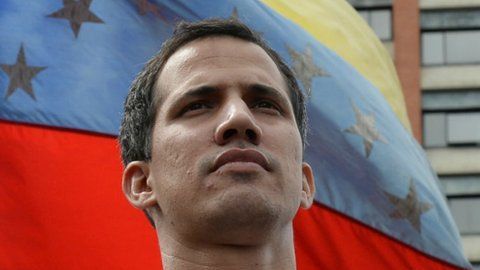 Nicolás Maduro anunció el adelanto electoral en un acto en el que celebraba el primer aniversario de su victoria presidencial.