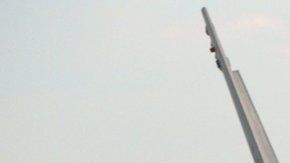 El USS Abraham Lincoln zarpó el mes pasado hacia Medio Oriente .