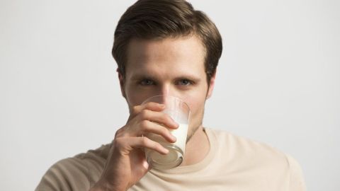 EEUU, por ejemplo, recomienda beber tres vasos de leche al día, casi el doble que Reino Unido o India.