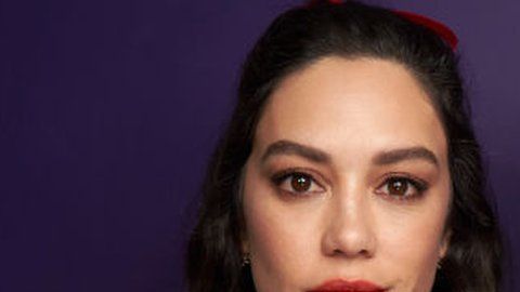 La serie la protagonizan Mishel Prada y Melissa Barrera.