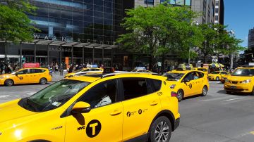 Taxis amarillos hacían 445,000  viajes por día en julio de 2013. Ahora, menos de 300,000