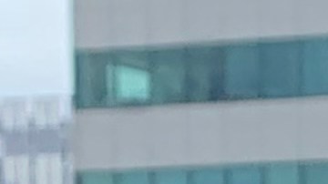 Manny Ortiz, e Ione Gutiérrez, hermano y cuñada de Lesandro Guzmán , a la salida en la corte de El Bronx