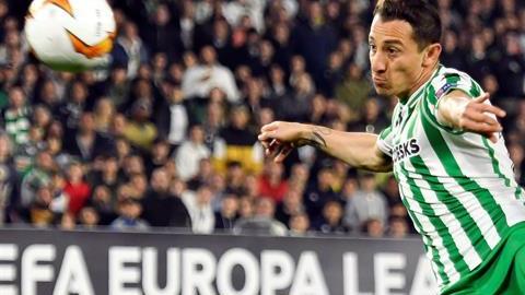 Andrés Guardado jugador mexicano del Betis de Sevilla.