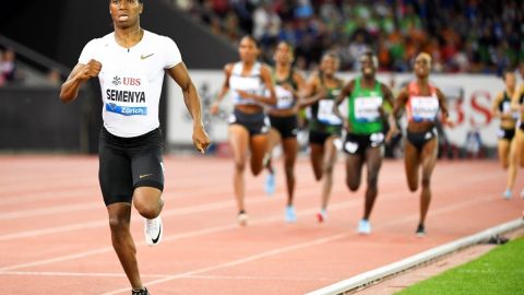 Fotografía de archivo de una competencia de la sudafricana Caster Semenya en la Diamonde League.