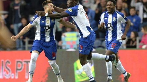 El mexicano Héctor Herrera festeja su gol con el FC Porto frente al Sporting.