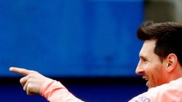 El delantero argentino del Barcelona, Lionel Messi celebra su segundo gol ante el Eibar.