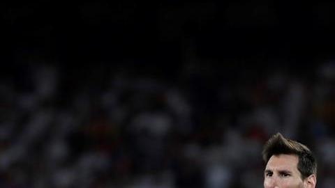 Lionel Messi se lamenta tras haber perdido la final de la Copa del Rey ante Valencia