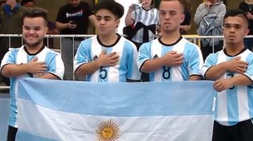 La selección argentina de fútbol de gente de talla baja.