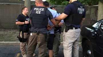 Aunque en NYC se han tratado de limitar las acciones de ICE, siguen en aumento las detenciones de inmigrantes.