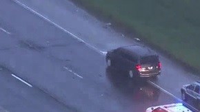 La Policía del estado de Illinois dijo que el incidente ocurrió alrededor de las 4 de la mañana cuando un vehículo y un semi camión chocaron hacia el norte en la autopista Bishop.