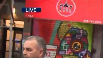 Bomberos en la escena