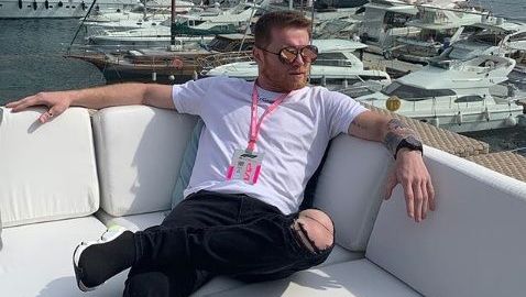 El Canelo Álvarez lleva una vida de lujos y excentricidades