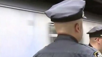 NYPD en la estación de la calle 23 con 6ta Av