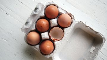 Cómo saber si un huevo es fresco y puedes comerlo sin riesgo