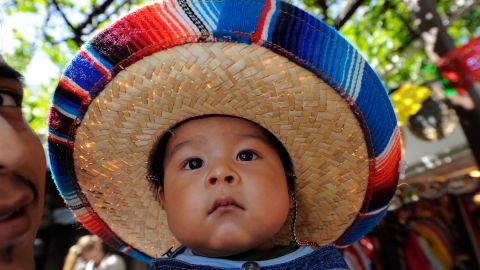 Las segundas y terceras generaciones en EEUU tienen el español como una lengua de herencia, asegura Retis.