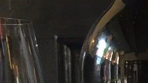 Miles de dólares le costo al restaurante inglés Hawksmoor la equivocación de uno de sus empleados.