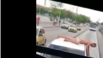 El hombre sabía que solo haciendo esto su esposa lo perdonaría.