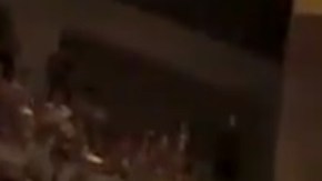 El presidente Trump entregó el trofeo al campeón.