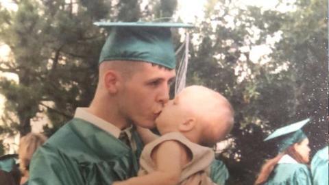 Fotos de padre e hija 18 años después.