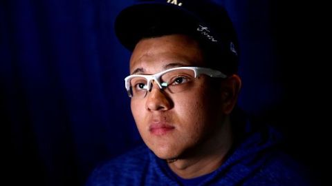 Julio Urías está acusado de violencia doméstica