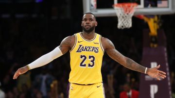 LeBron James no pudo evitar el fracaso de Los Angeles Lakers en la temporada