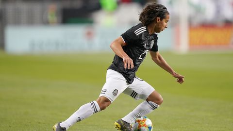 Diego Lainez del Real Betis recibirá las luces principales