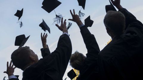 La educación es la clave para progresar.