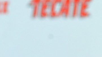 Jorge Vergara, propietario de Chivas reapareció con sendos mensajes en Twitter.