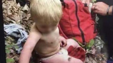 Encontraron a Kenneth en un colina, a 500 metros de su casa.