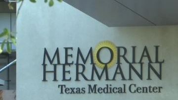Un trabajador administrativo del Hospital Memorial Hermann ha sido acusado de haberse robado información financiera.
