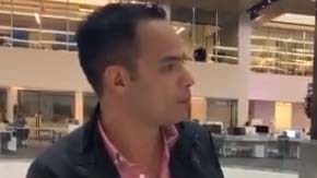 Aldo Meza en conversación con la periodista Felicidad Aveleyra.