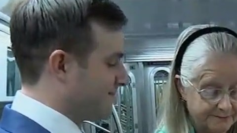 La pareja lucía feliz en el Subway neoyorquino.
