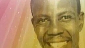 La foto utilizada en la “noticia falsa” es de un supuesto pastor sudafricano, identificado como Paseka Motsoeneng.