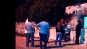 Los vecinos calmaron los ánimos de la cuñada que descubrió al hombre infiel.