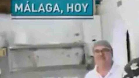 Darío Silva trabaja como mesero en una pizzería en Málaga