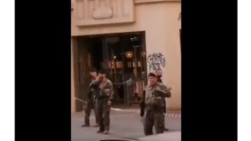 Agentes militares en la escena en Lyon