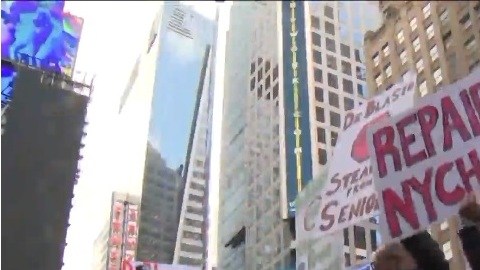 Reclamos contra De Blasio en Times Square