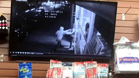 El ataque captado por la cámara de seguridad