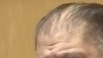 Carlos Rivera acusado de drogar a Chloe Ricard.