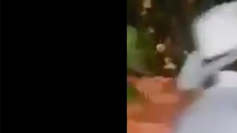 La pareja fue atrapada en la calle.