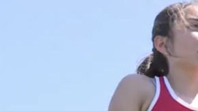 Anya Sifuentes pasó de ser una adolescente normal a tener que cuidar de toda la familia.