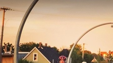 Un hombre murió y otras dos personas resultaron heridas el martes en un tiroteo en el sendero 606 en el vecindario de Logan Square.