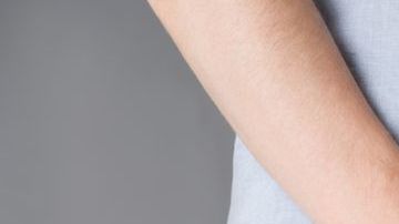 El hombre, al parecer, padece de sus facultades mentales.