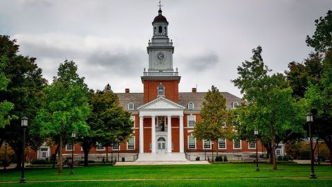 Hasta el momento, la Universidad John Hopkins es la que más dinero ha recibido de una sola persona.