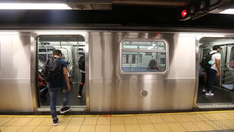 MTA tomo la decisin de prohibir la entrada al sistema del Subway a los "criminales de carrera" que hayan cometido delitos en el pasado.