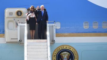 Donald y Melania Trump a su llegada a Reino Unido.