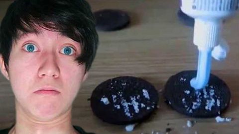 El youtuber gastó una broma pesada a un mendigo.