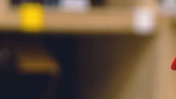 El periodista Carlos Maza denuncia sufrir ataques.