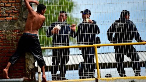 México anunció el despliegue de 6,000 efectivos para controlar la migración.